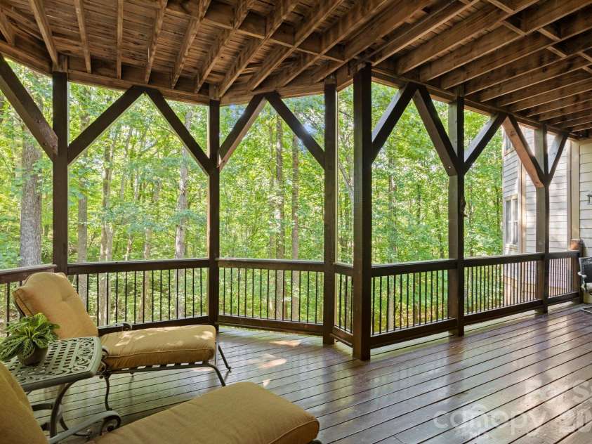 132 Pinnacle Peak Lane, Flat Rock, NC 28731.  MLS# CAR4398546, YatesRealty ID 34056. 