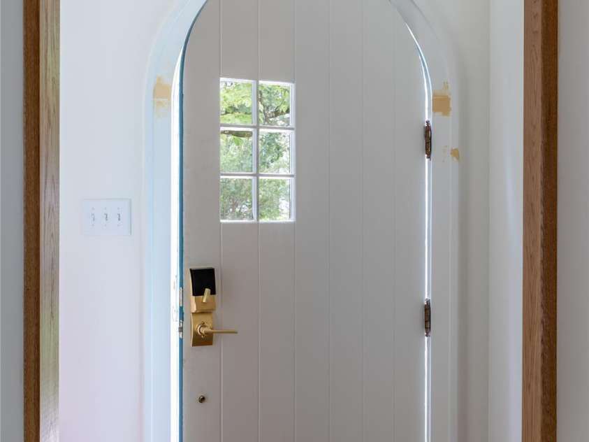 2509 Belvedere Avenue, Charlotte, NC 28205.  MLS# CAR4396989, YatesRealty ID 34057. Custom White Oak Surrounds