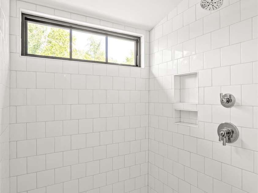 2509 Belvedere Avenue, Charlotte, NC 28205.  MLS# CAR4396989, YatesRealty ID 34057. Oversized Shower Stall