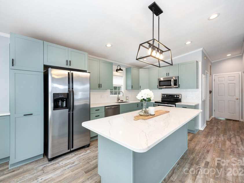 115 Trails End Lane, New London, NC 28127.  MLS# CAR4281214, YatesRealty ID 34059. Center Island