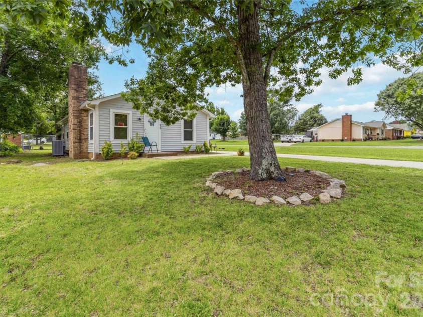 978 Southland Drive, Rock Hill, SC 29730.  MLS# CAR4390104, YatesRealty ID 34059. 