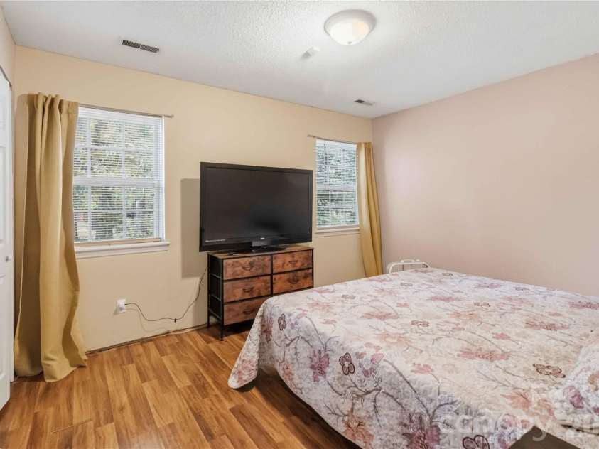 978 Southland Drive, Rock Hill, SC 29730.  MLS# CAR4390104, YatesRealty ID 34059. 