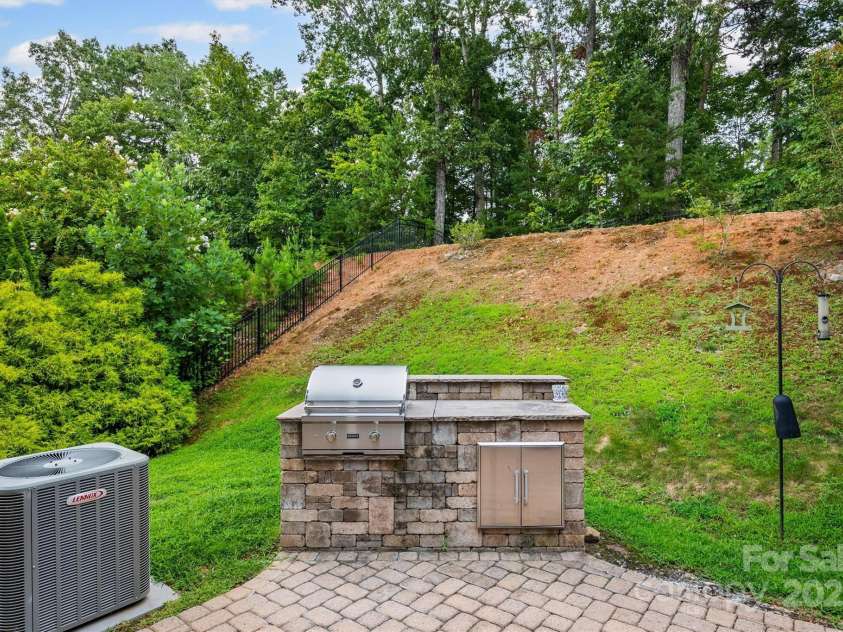 6030 Thorburn Way, Belmont, NC 28012.  MLS# CAR4292026, YatesRealty ID 34061. Newer Grill Used Just A Few Times!