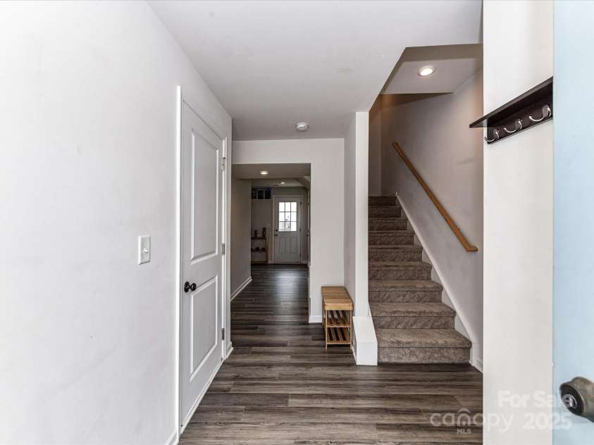 3008 Killick Terrace, Charlotte, NC 28269.  MLS# CAR4293773, YatesRealty ID 34063. 