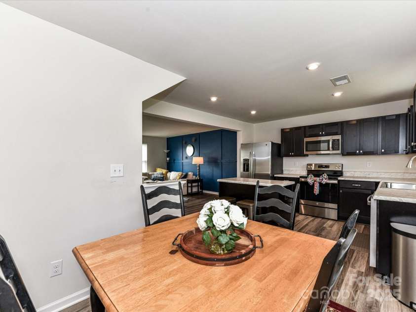 3008 Killick Terrace, Charlotte, NC 28269.  MLS# CAR4293773, YatesRealty ID 34063. 