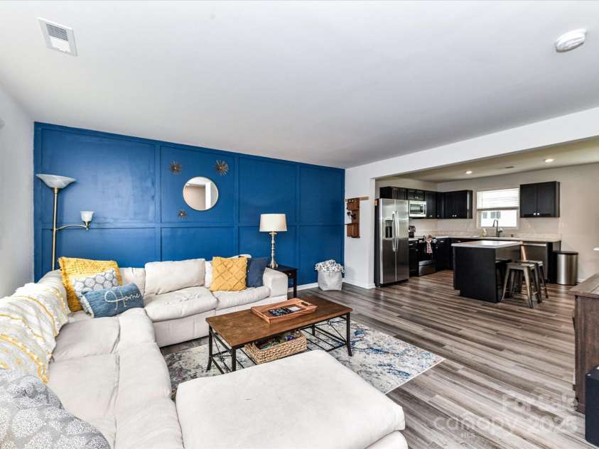 3008 Killick Terrace, Charlotte, NC 28269.  MLS# CAR4293773, YatesRealty ID 34063. 