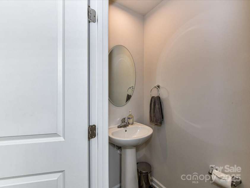 3008 Killick Terrace, Charlotte, NC 28269.  MLS# CAR4293773, YatesRealty ID 34063. 