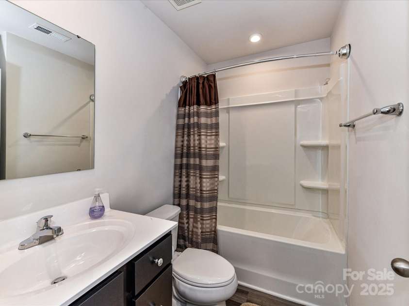 3008 Killick Terrace, Charlotte, NC 28269.  MLS# CAR4293773, YatesRealty ID 34063. 