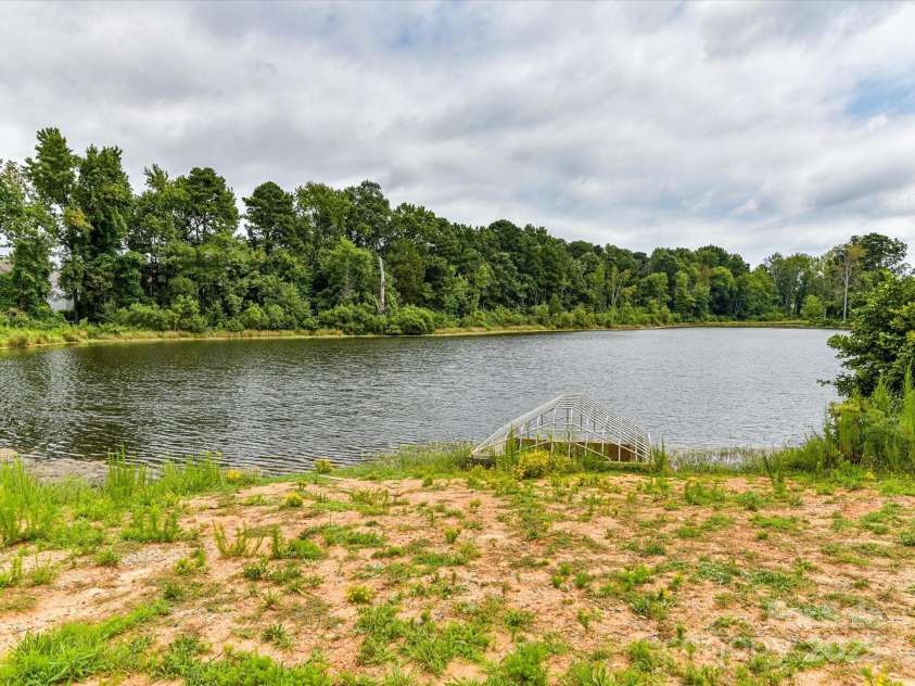 3008 Killick Terrace, Charlotte, NC 28269.  MLS# CAR4293773, YatesRealty ID 34063. Community Pond