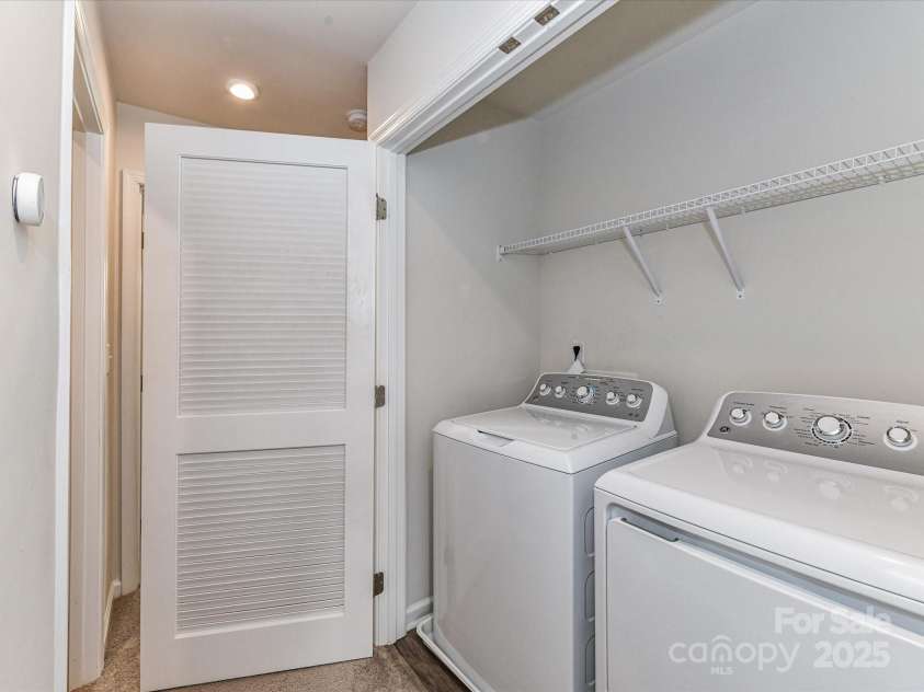 3008 Killick Terrace, Charlotte, NC 28269.  MLS# CAR4293773, YatesRealty ID 34063. Convenient Laundry