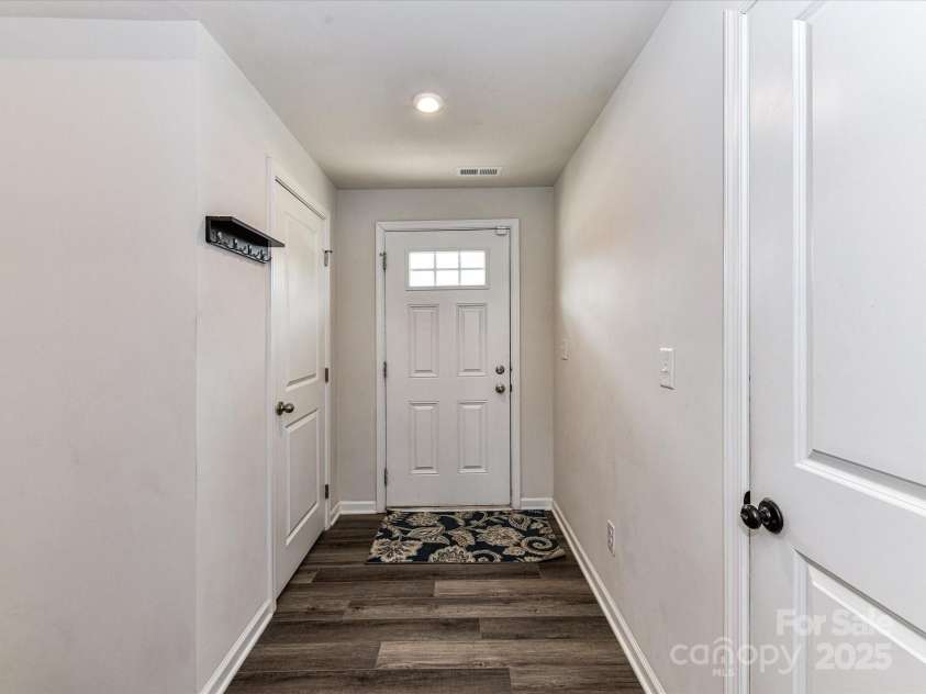 3008 Killick Terrace, Charlotte, NC 28269.  MLS# CAR4293773, YatesRealty ID 34063. Front Entry