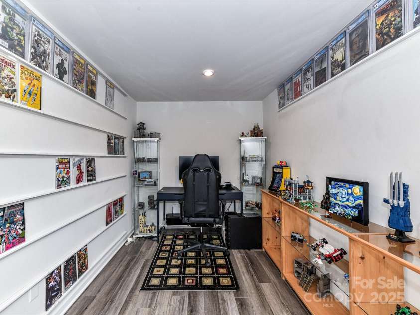 3008 Killick Terrace, Charlotte, NC 28269.  MLS# CAR4293773, YatesRealty ID 34063. Home Office