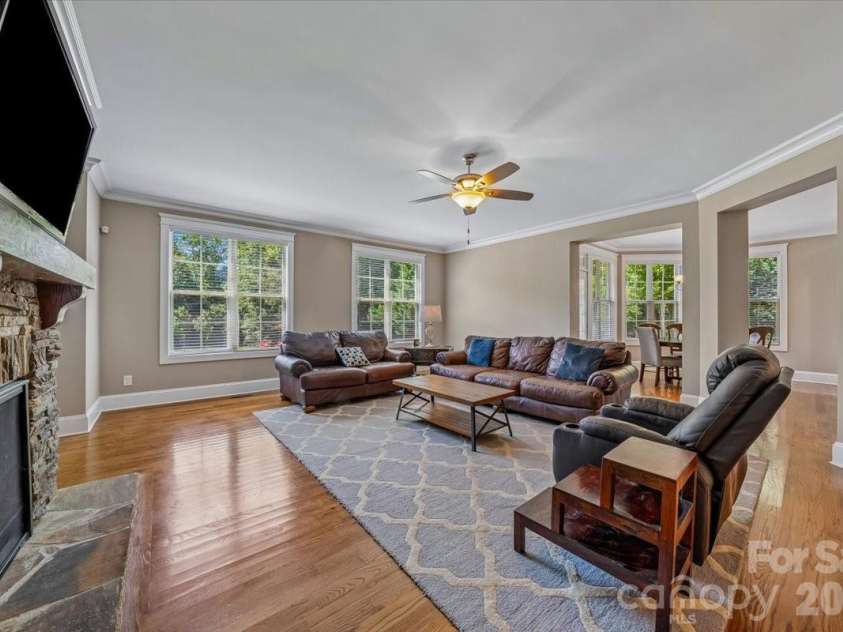 836 Elizabeth Lane, Matthews, NC 28105.  MLS# CAR4395250, YatesRealty ID 34064. 
