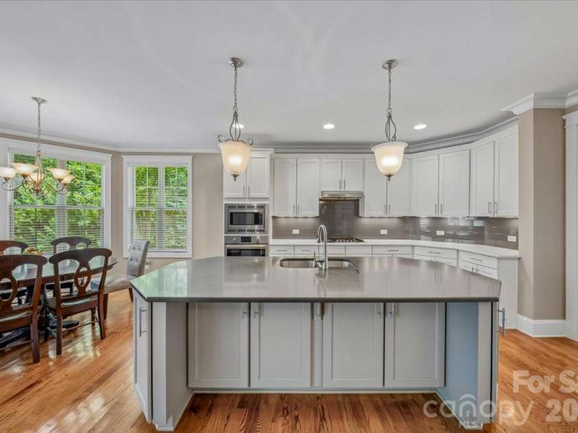 836 Elizabeth Lane, Matthews, NC 28105.  MLS# CAR4395250, YatesRealty ID 34064. 