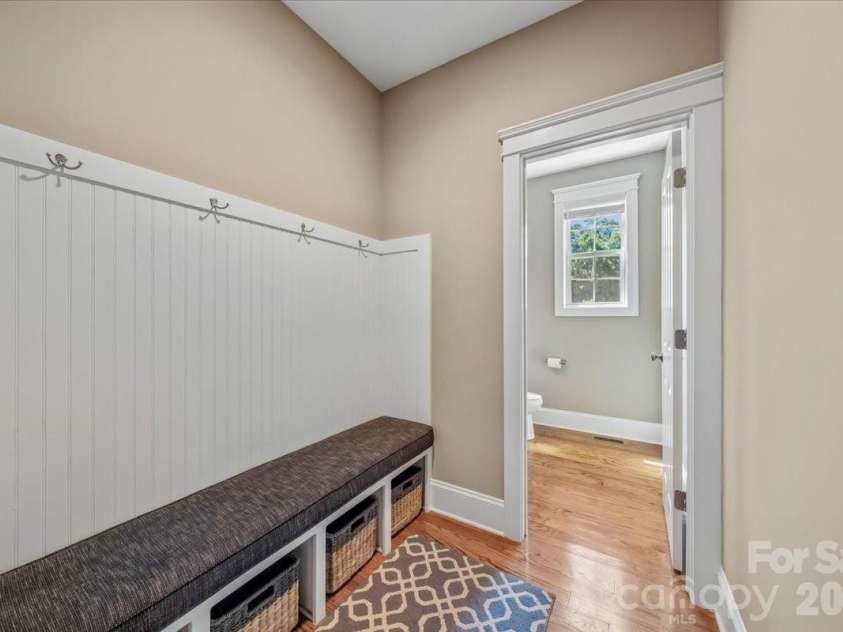 836 Elizabeth Lane, Matthews, NC 28105.  MLS# CAR4395250, YatesRealty ID 34064. 