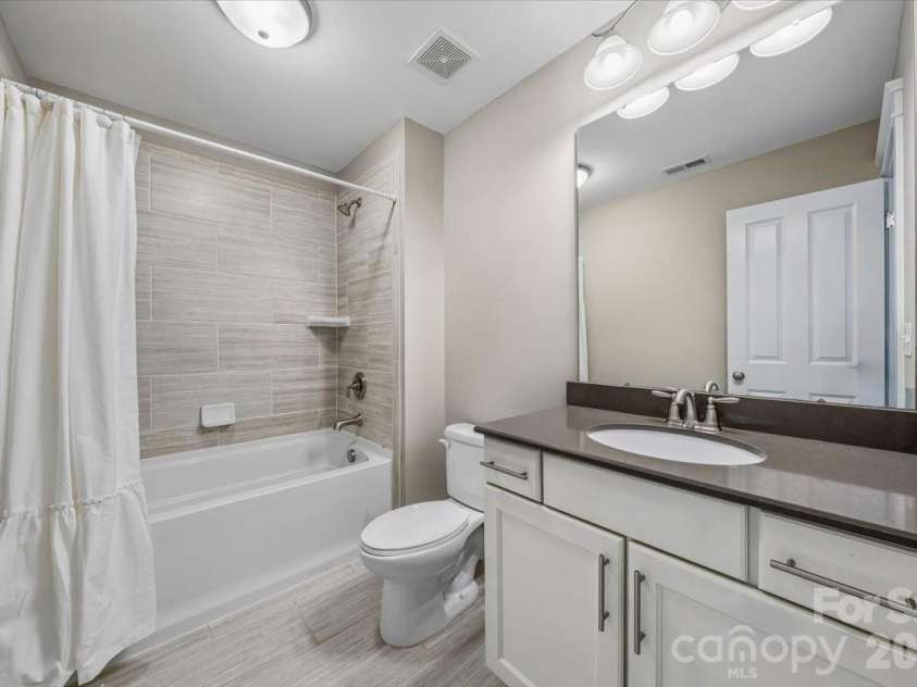 836 Elizabeth Lane, Matthews, NC 28105.  MLS# CAR4395250, YatesRealty ID 34064. 