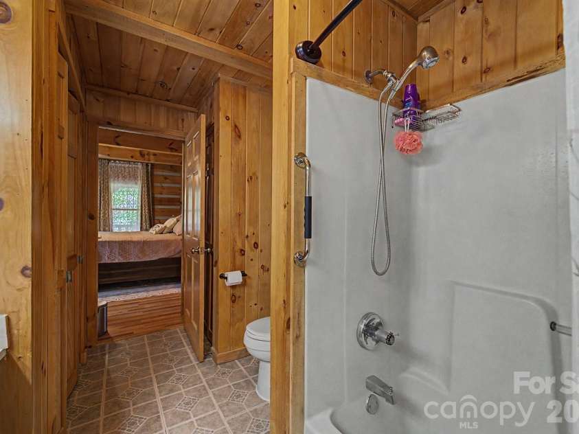 538 East Fork Road, Sylva, NC 28779.  MLS# CAR4395980, YatesRealty ID 34065. 