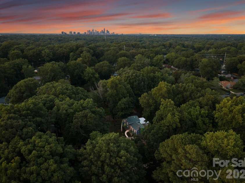 5301 Glenham Drive, Charlotte, NC 28210.  MLS# CAR4396260, YatesRealty ID 34068. 