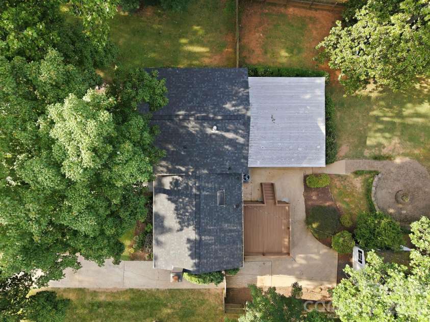 5301 Glenham Drive, Charlotte, NC 28210.  MLS# CAR4396260, YatesRealty ID 34068. 