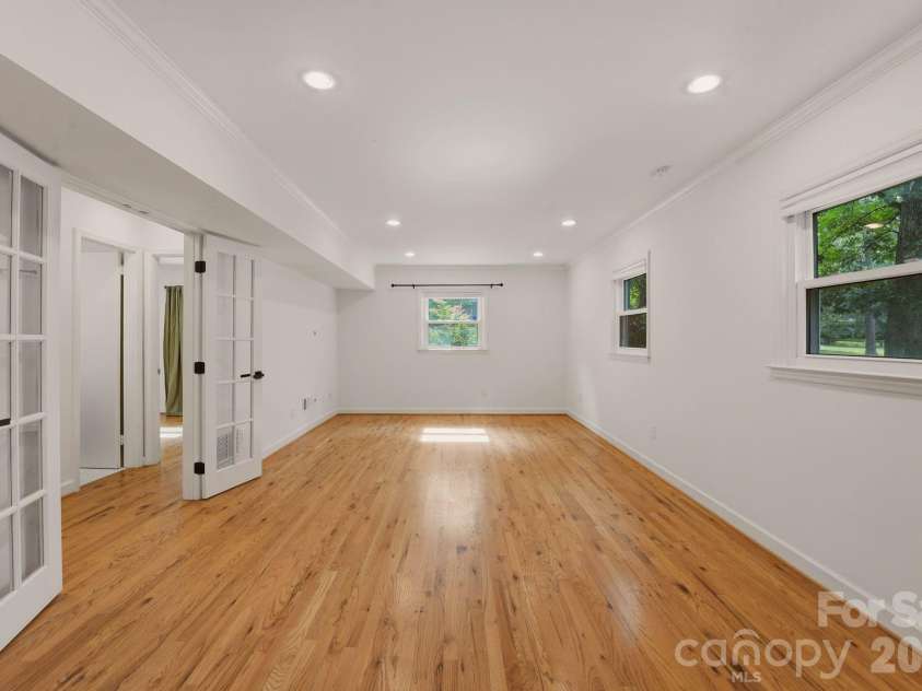 5301 Glenham Drive, Charlotte, NC 28210.  MLS# CAR4396260, YatesRealty ID 34068. Den/Flex Space (lower level) 