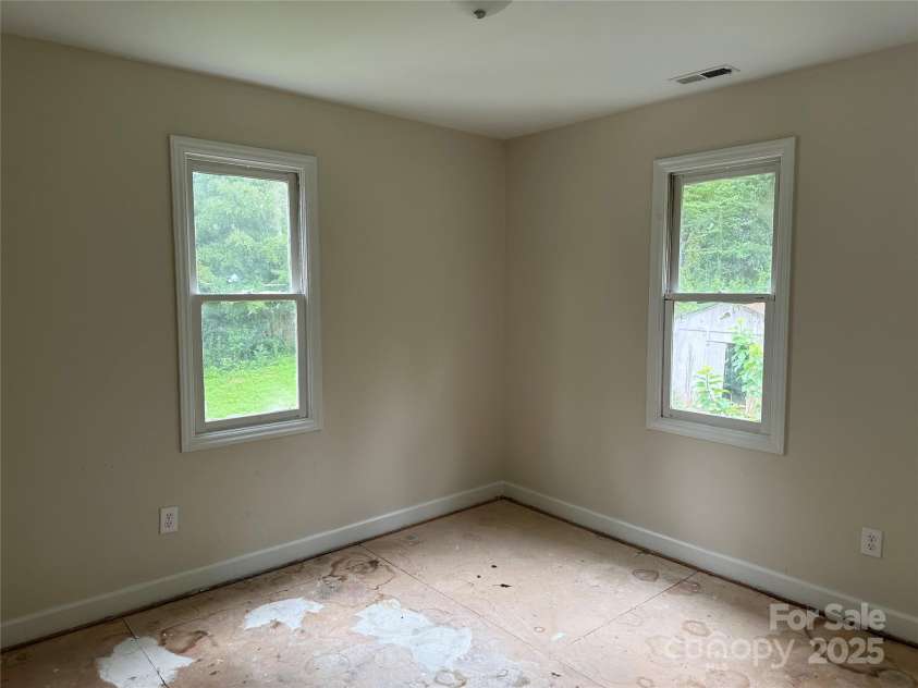 5516 Ilford Street, Charlotte, NC 28215.  MLS# CAR4295185, YatesRealty ID 34068. 