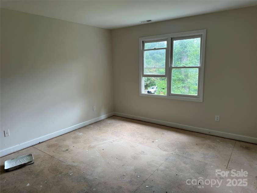 5516 Ilford Street, Charlotte, NC 28215.  MLS# CAR4295185, YatesRealty ID 34068. 