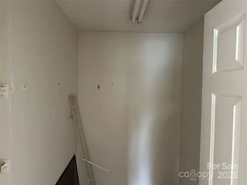 5516 Ilford Street, Charlotte, NC 28215.  MLS# CAR4295185, YatesRealty ID 34068. 