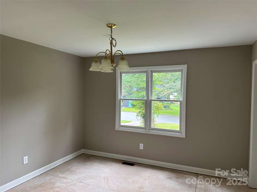 5516 Ilford Street, Charlotte, NC 28215.  MLS# CAR4295185, YatesRealty ID 34068. 