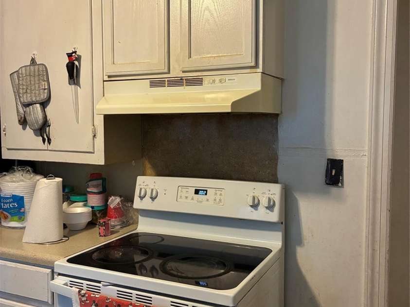 1125 Elva Ira Street, Gastonia, NC 28054.  MLS# CAR4295064, YatesRealty ID 34069. 1125 Elva Ira Kitchen