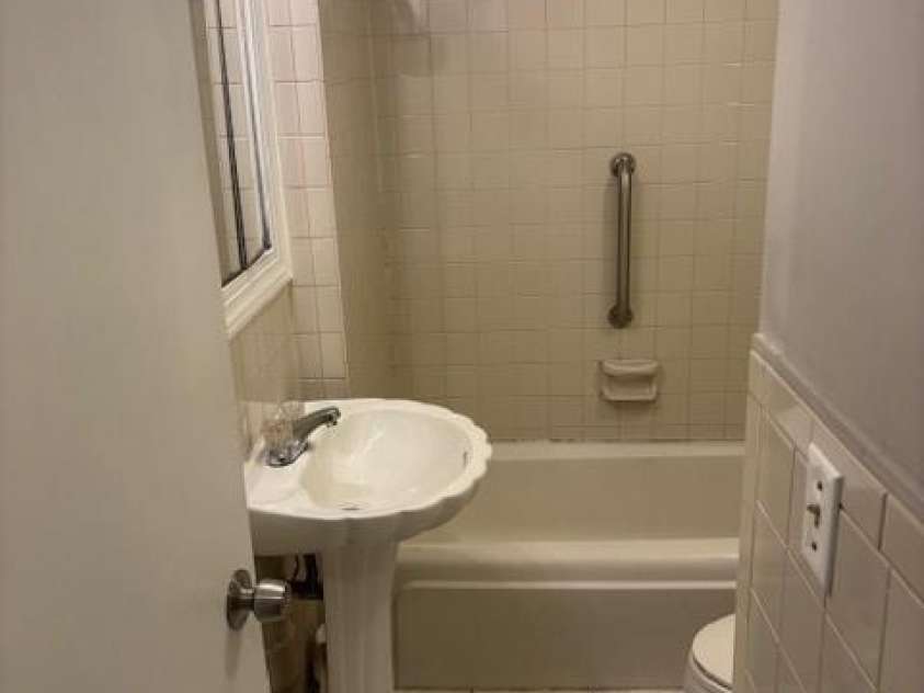 1125 Elva Ira Street, Gastonia, NC 28054.  MLS# CAR4295064, YatesRealty ID 34069. 833 Lewis - Full Bath