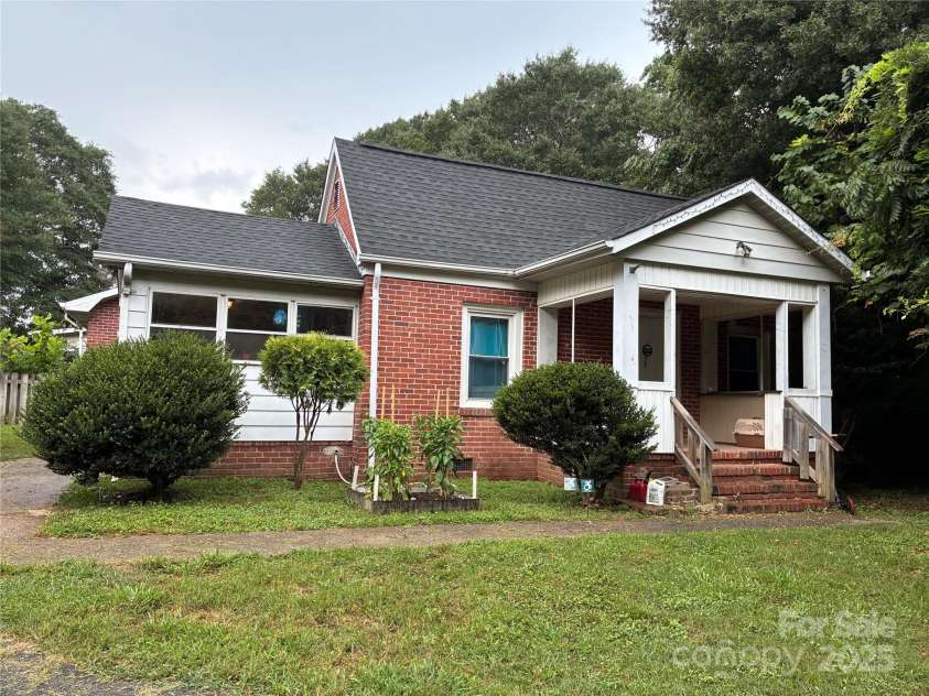 1125 Elva Ira Street, Gastonia, NC 28054.  MLS# CAR4295064, YatesRealty ID 34069. 833 Lewis St