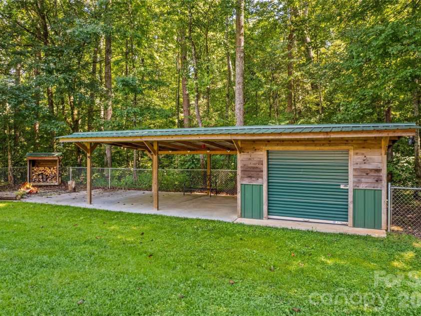 215 Meadow Lake Drive, Salisbury, NC 28146.  MLS# CAR4291335, YatesRealty ID 3407. Nice big area could be enclosed