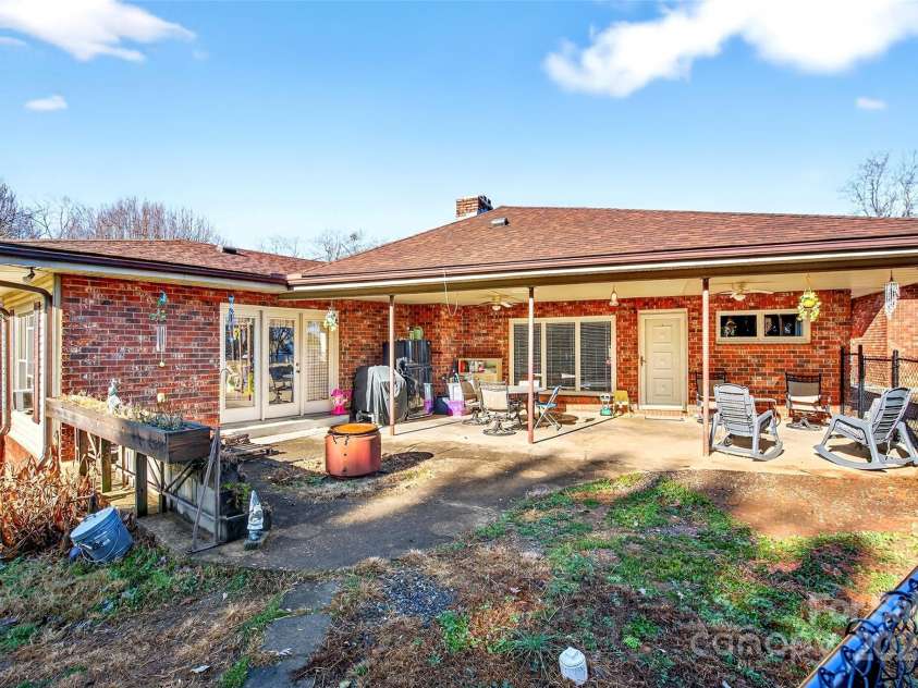 60 Greenwood Drive, Marion, NC 28752.  MLS# CAR4328988, YatesRealty ID 3407. 