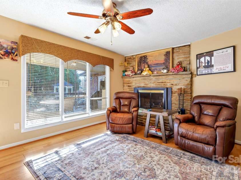 60 Greenwood Drive, Marion, NC 28752.  MLS# CAR4328988, YatesRealty ID 3407. 