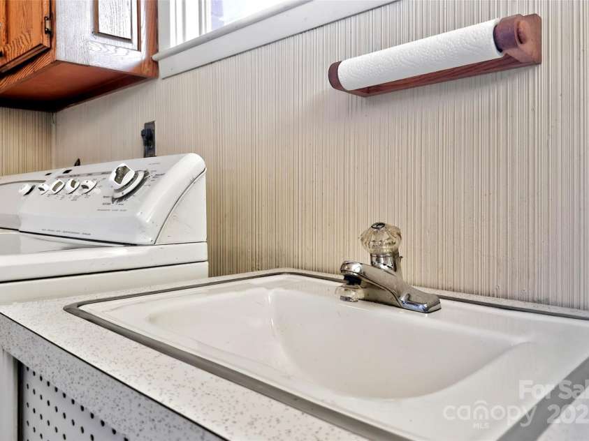 60 Greenwood Drive, Marion, NC 28752.  MLS# CAR4328988, YatesRealty ID 3407. 