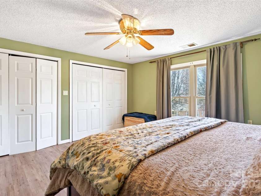 60 Greenwood Drive, Marion, NC 28752.  MLS# CAR4328988, YatesRealty ID 3407. 