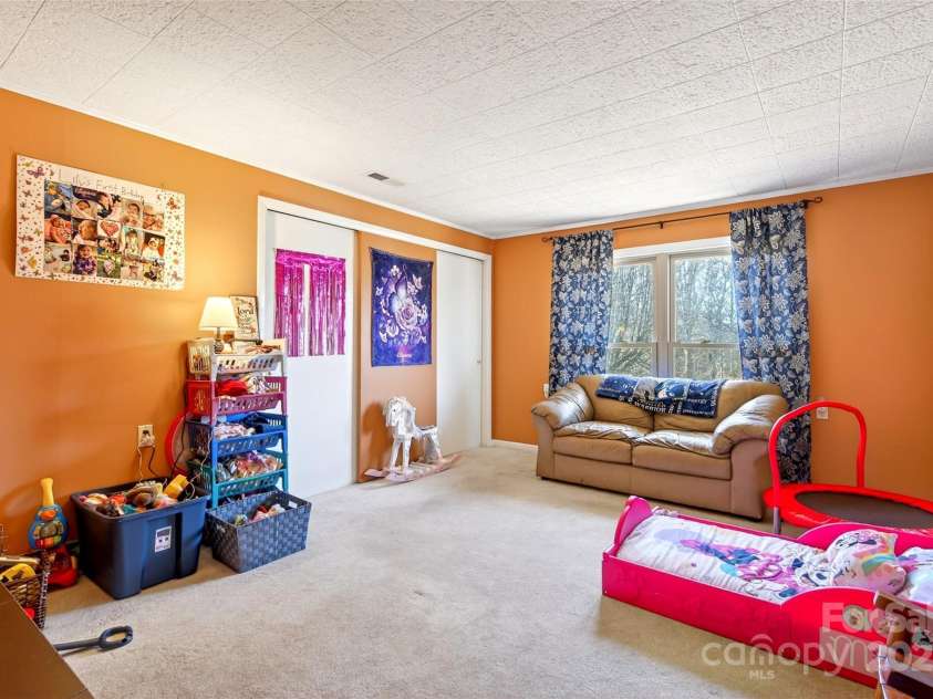 60 Greenwood Drive, Marion, NC 28752.  MLS# CAR4328988, YatesRealty ID 3407. 