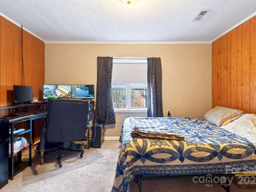 60 Greenwood Drive, Marion, NC 28752.  MLS# CAR4328988, YatesRealty ID 3407. 