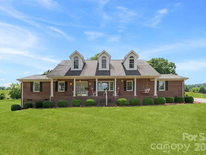 462 Patrick Road, Gastonia, NC 28056.  MLS# CAR4394520, YatesRealty ID 34070. 