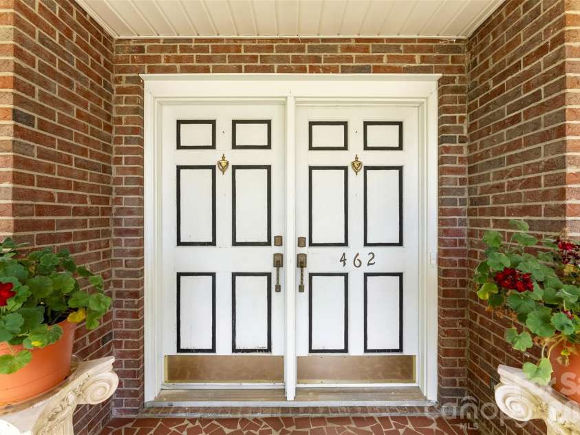 462 Patrick Road, Gastonia, NC 28056.  MLS# CAR4394520, YatesRealty ID 34070. 