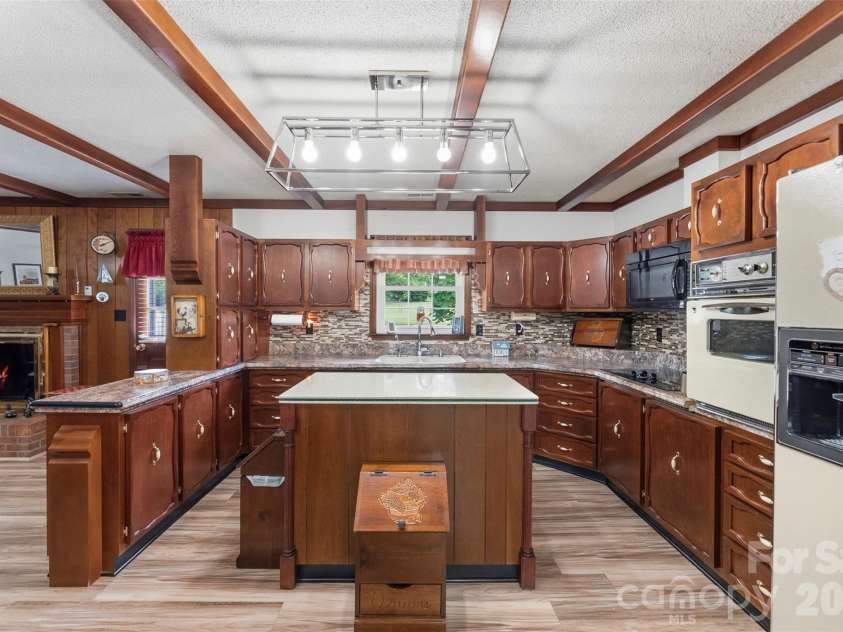 462 Patrick Road, Gastonia, NC 28056.  MLS# CAR4394520, YatesRealty ID 34070. 