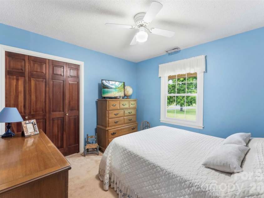 462 Patrick Road, Gastonia, NC 28056.  MLS# CAR4394520, YatesRealty ID 34070. 