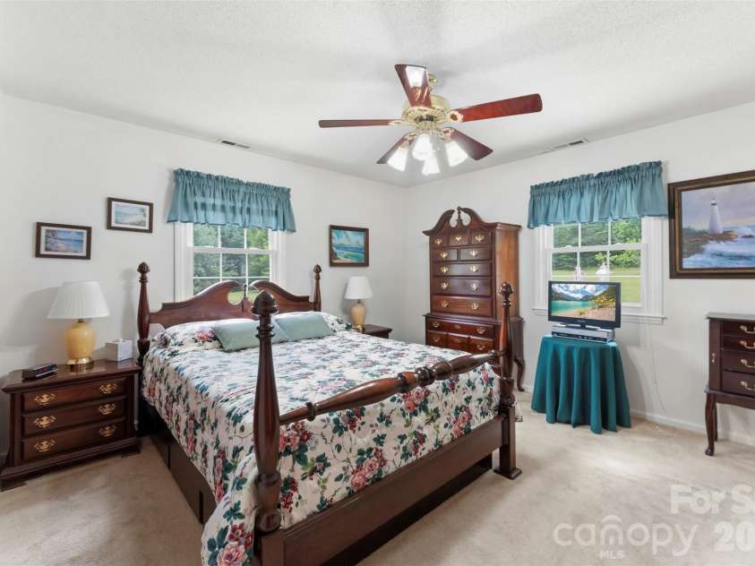 462 Patrick Road, Gastonia, NC 28056.  MLS# CAR4394520, YatesRealty ID 34070. 
