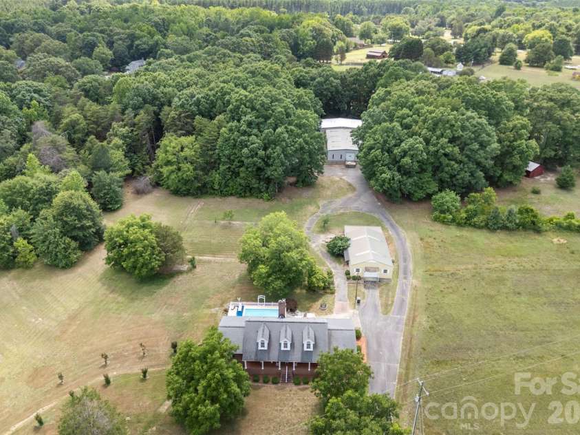 462 Patrick Road, Gastonia, NC 28056.  MLS# CAR4394520, YatesRealty ID 34070. 
