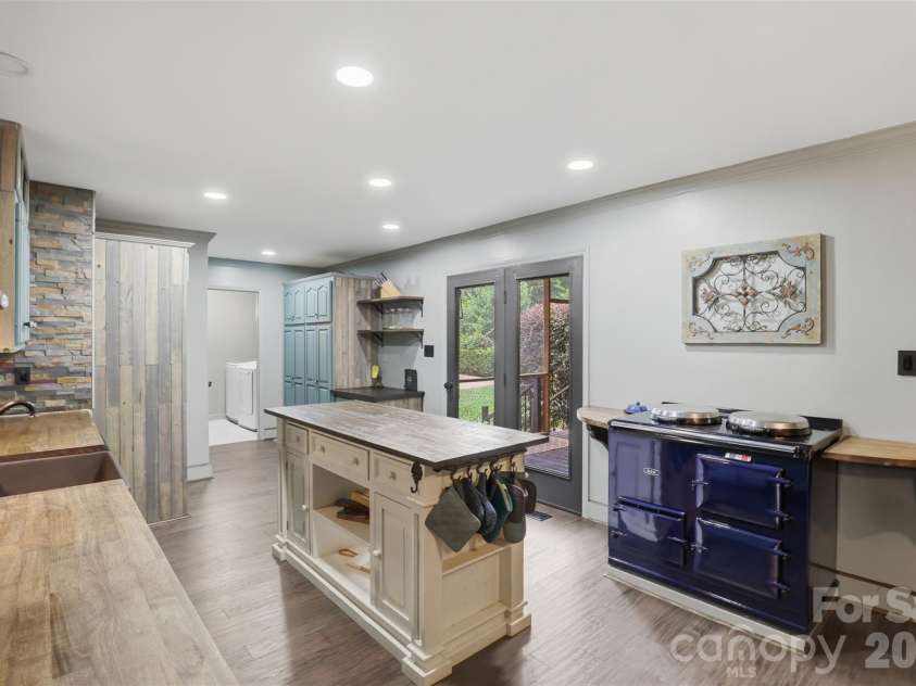 8301 Waxhaw Creek Road, Waxhaw, NC 28173.  MLS# CAR4393275, YatesRealty ID 34071. Kitchen