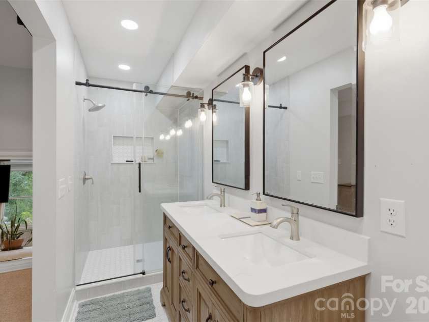 8301 Waxhaw Creek Road, Waxhaw, NC 28173.  MLS# CAR4393275, YatesRealty ID 34071. Primary bathroom