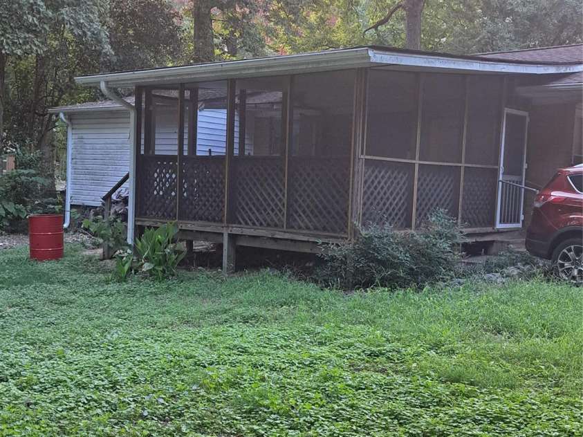 2700 Dellinger Circle, Charlotte, NC 28269.  MLS# CAR4295168, YatesRealty ID 34072. 