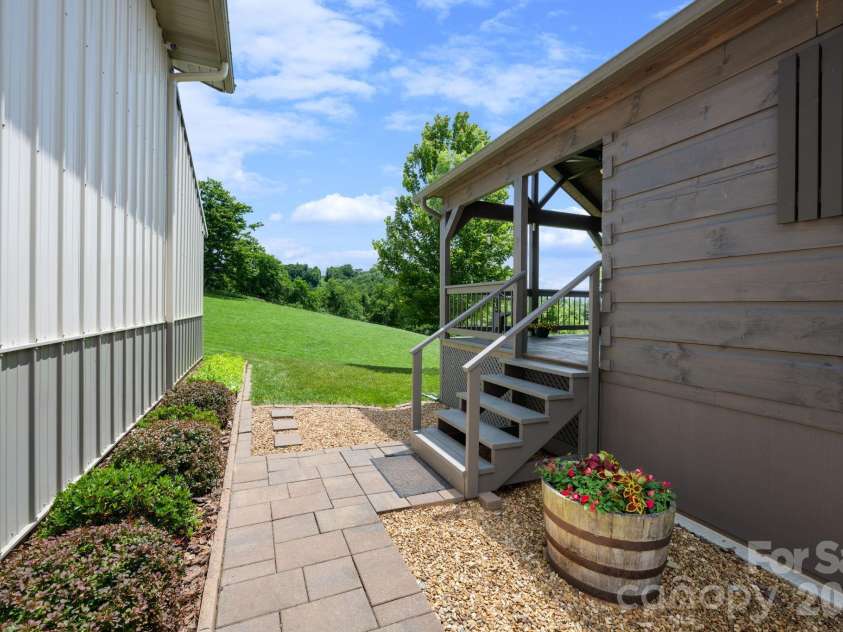 245 Corbett McNeil Road, Boone, NC 28607.  MLS# CAR4397192, YatesRealty ID 34073. 