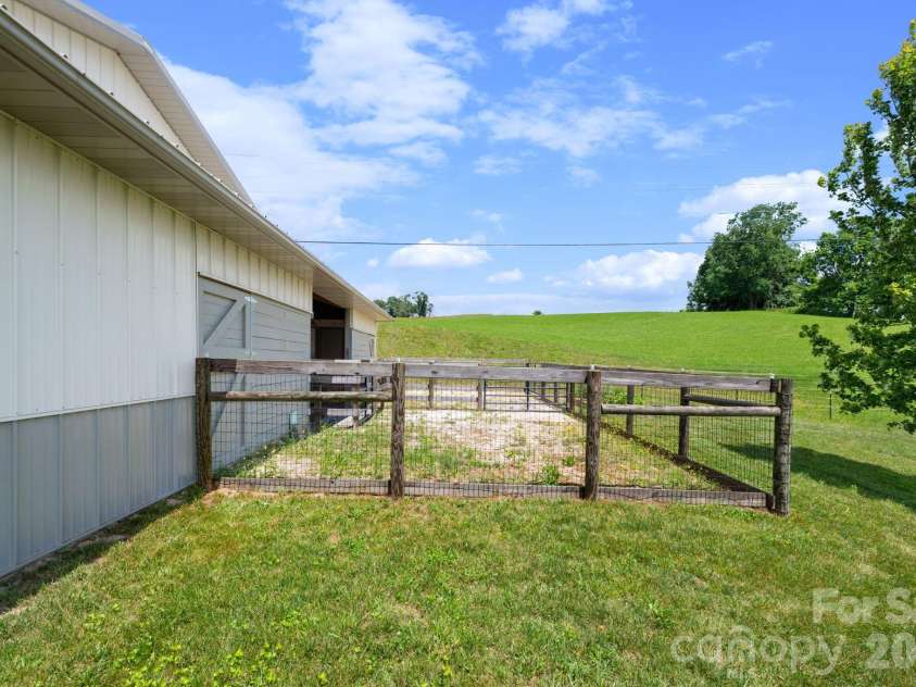 245 Corbett McNeil Road, Boone, NC 28607.  MLS# CAR4397192, YatesRealty ID 34073. 