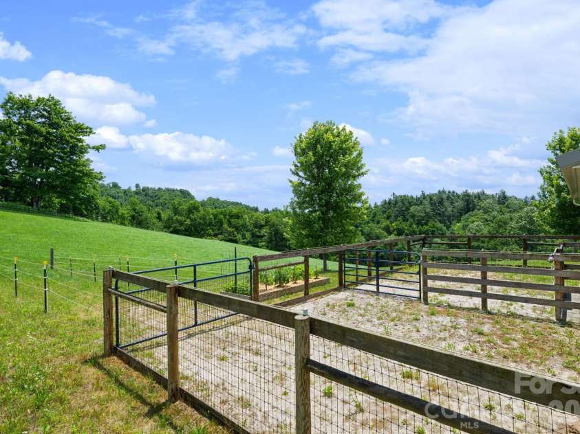 245 Corbett McNeil Road, Boone, NC 28607.  MLS# CAR4397192, YatesRealty ID 34073. 